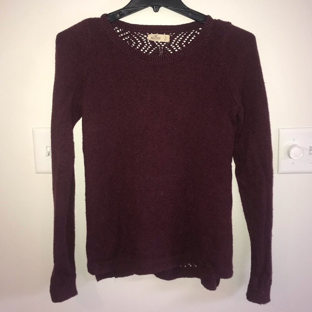 Hollister maroon lace back sweater size small
